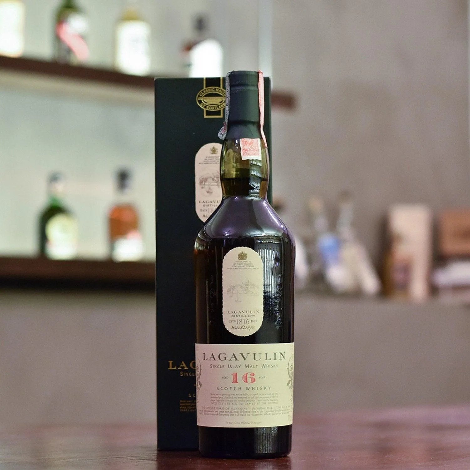 Lagavulin 16 Year Old - Old Bottling (White Horse) - The Rare Malt